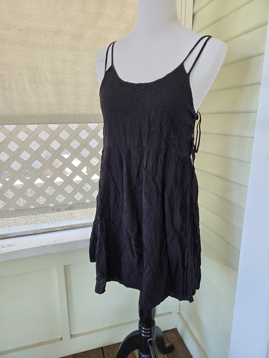 Forever 21 Dresses & Skirts - Forever 21 Black Dress with Side String Detail
